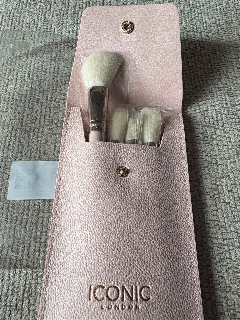 ICONIC London Light Pink Travel Brush Set with Case